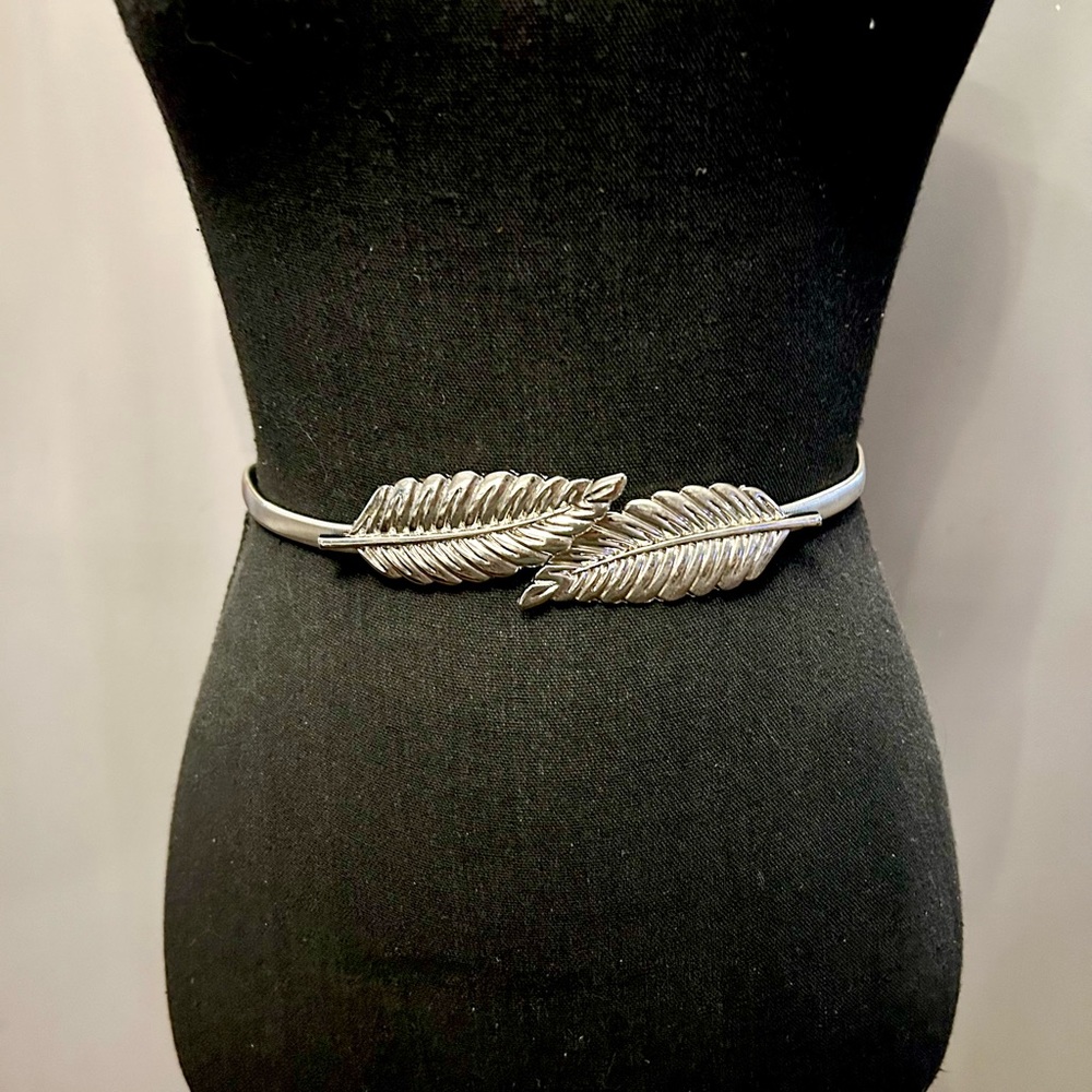 Silver Stretch Metal Belt with Leaf Clasps, Vintage